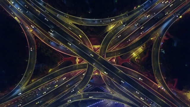 航拍視角下的上海延安路高架橋俯拍夜景4K高清視頻視頻素材