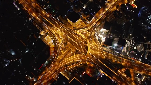航拍視角下的上海夜景大柏樹立交橋俯拍4K高清視頻視頻素材