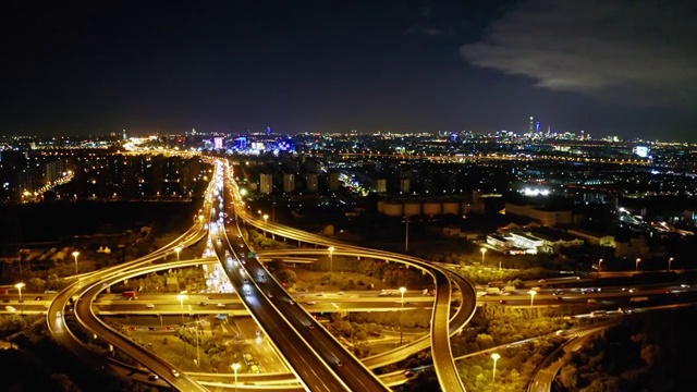 航拍視角下的上海夜景華夏西路立交橋陸家嘴4K高清視頻視頻素材