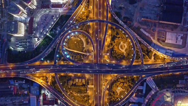 航拍視角下的夜景上海中環共和新路立交橋俯拍4K高清視頻視頻素材