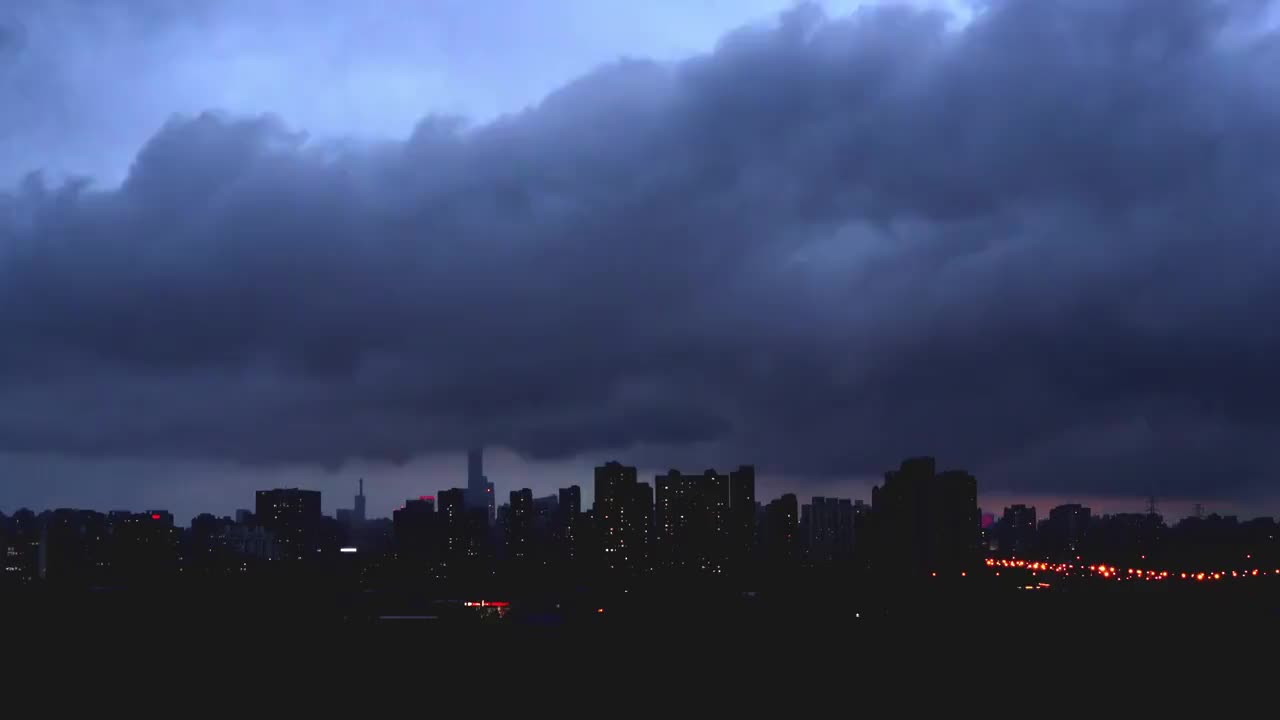 北京：东五环外雷雨后日落视频下载