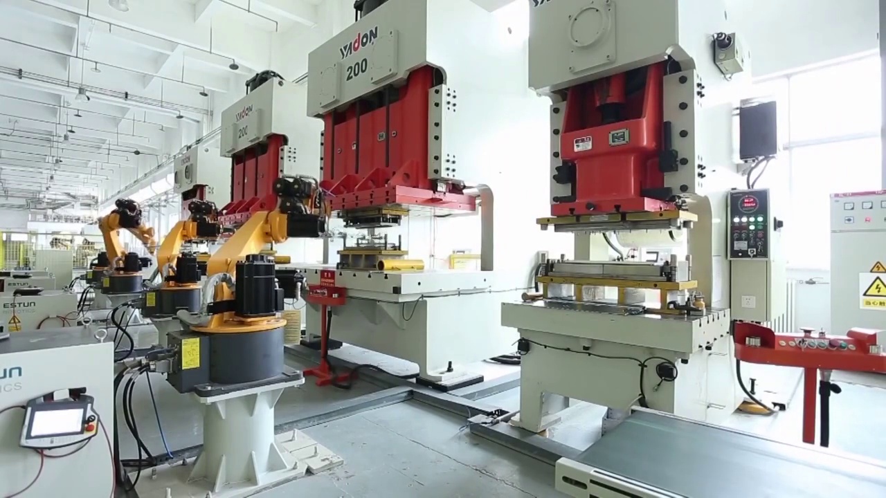 中国工厂自动化生产线内部视频素材