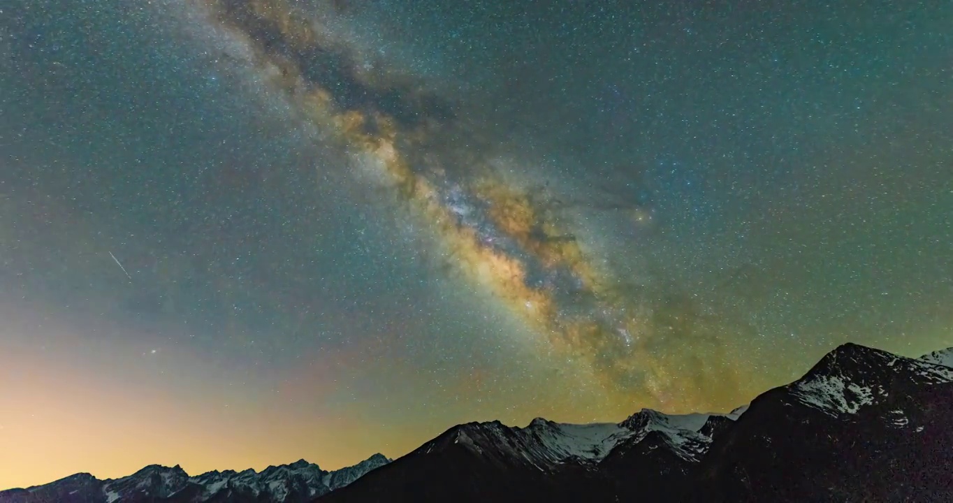 巴朗山的银河视频素材