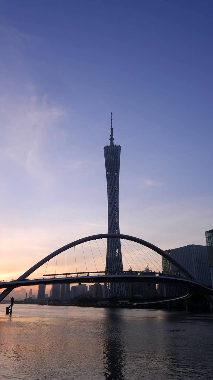 广州塔与海心桥组成了弓箭视频下载