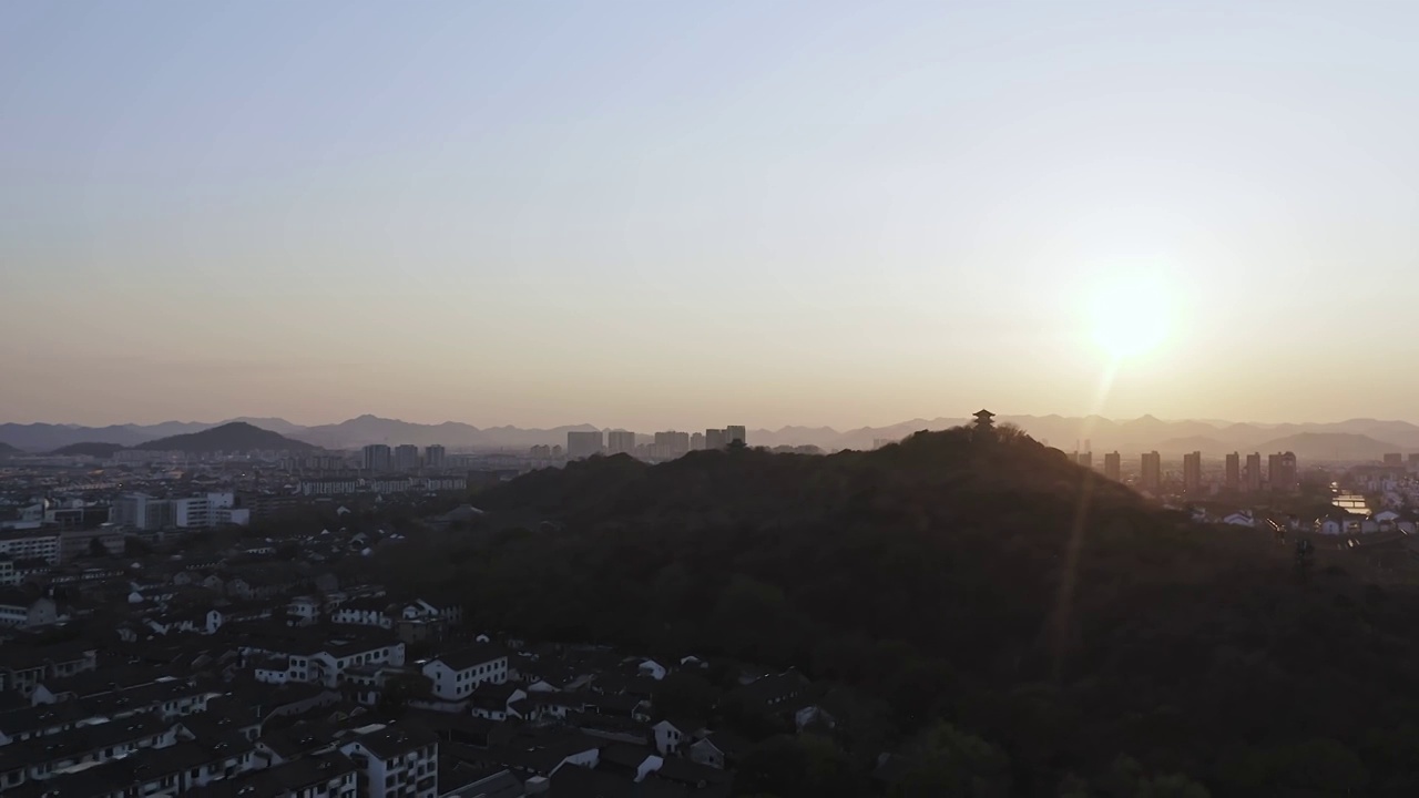 夕阳下的府山美景视频素材