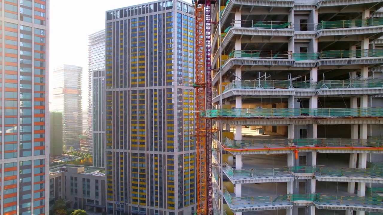 航拍杭州市区施工中的现代建筑视频下载