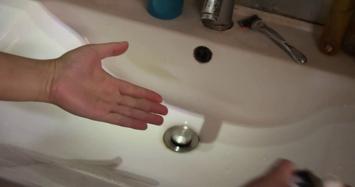 清洁日常用品：剃须用的泡沫视频下载