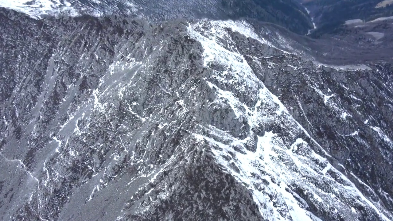 雪山山顶视频下载