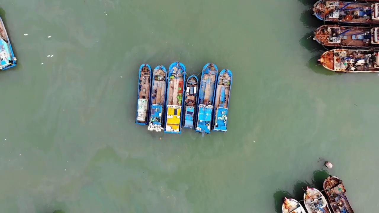 福建漳州龙海岛美避风坞渔船视频素材
