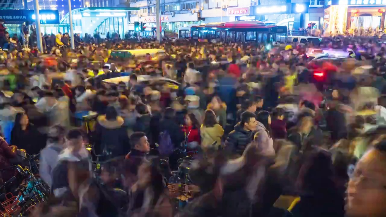 成都街头元宵节晚上拥挤人群延时视频视频下载