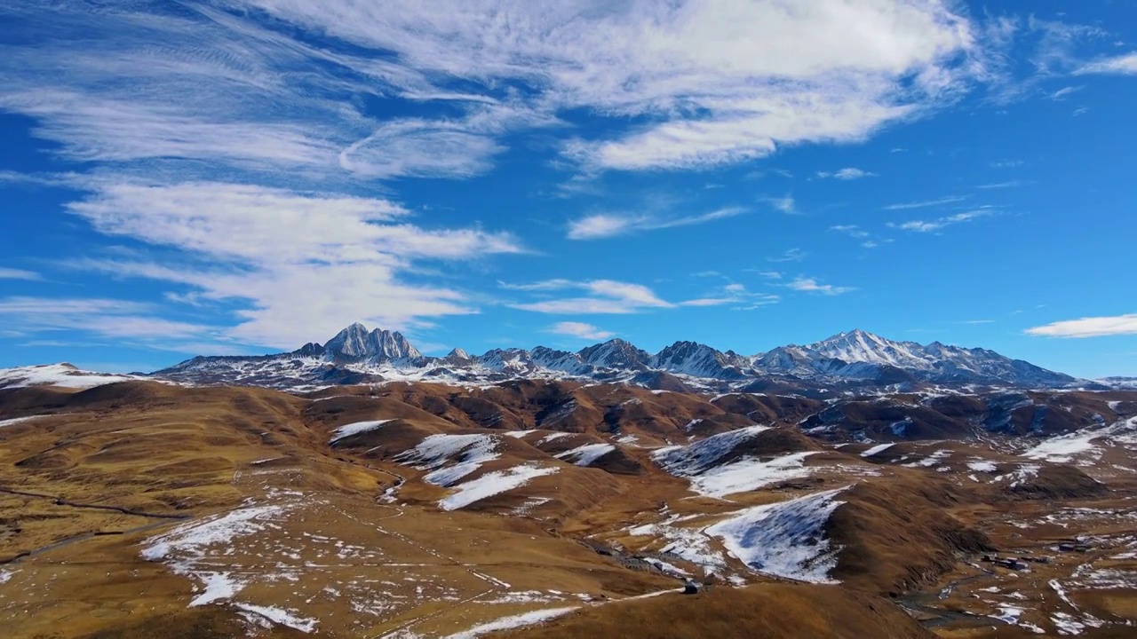 四川塔公草原雅拉雪山4k自然風光航拍視頻素材