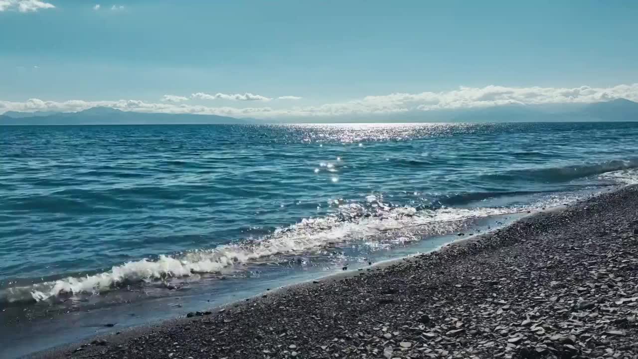 波光粼粼的水面视频素材
