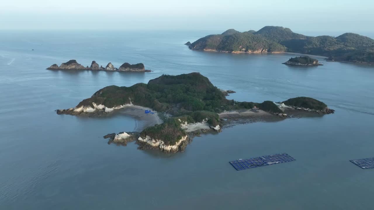 福州连江县粗芦岛海滨沙滩自然风光航拍视频素材