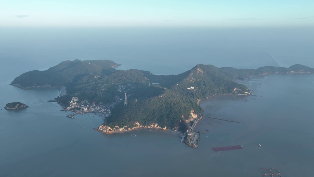 福州连江县粗芦岛海滨沙滩自然风光航拍视频素材