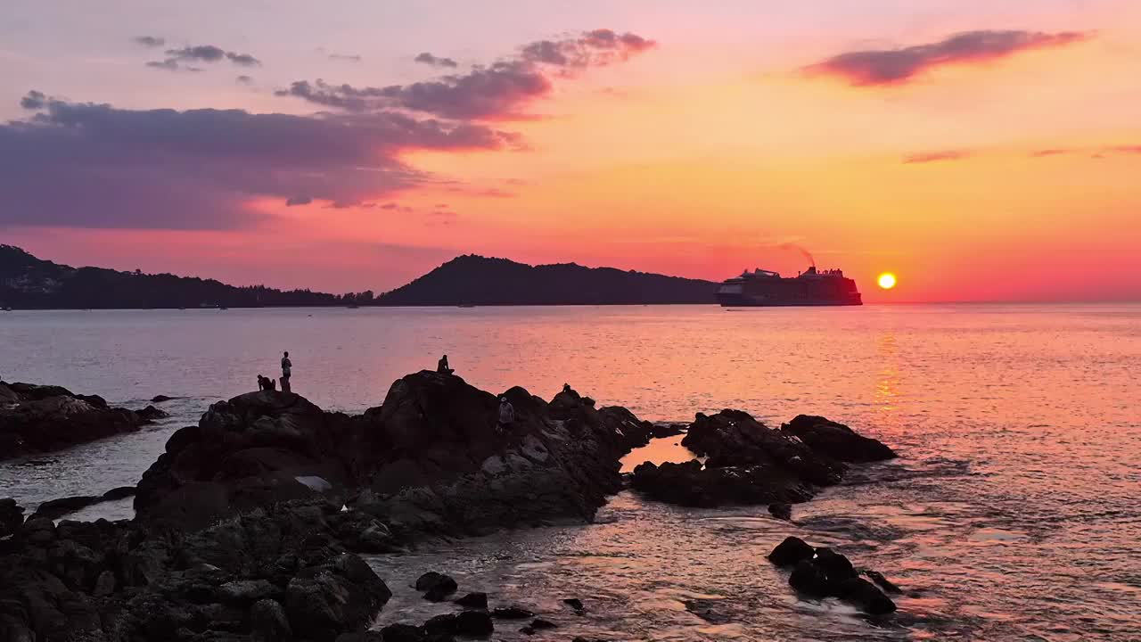 航拍泰國普吉島海邊日落視頻素材