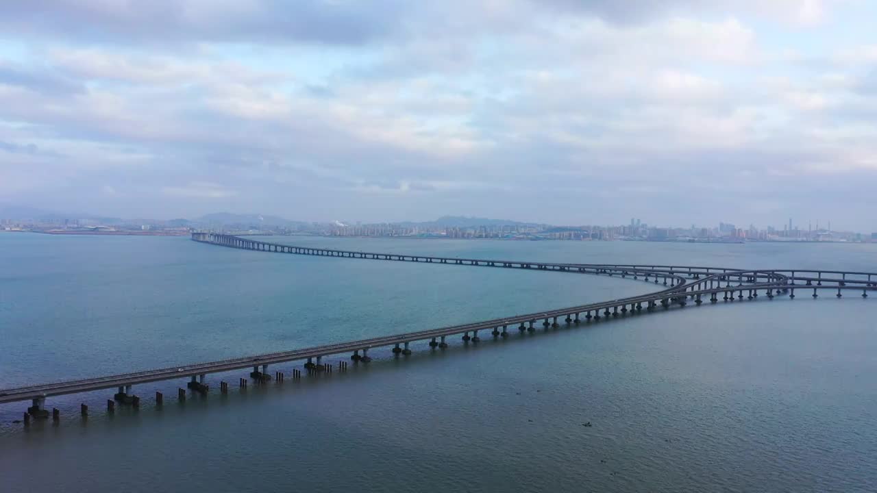 山东省青岛胶州湾跨海大桥风景视频素材