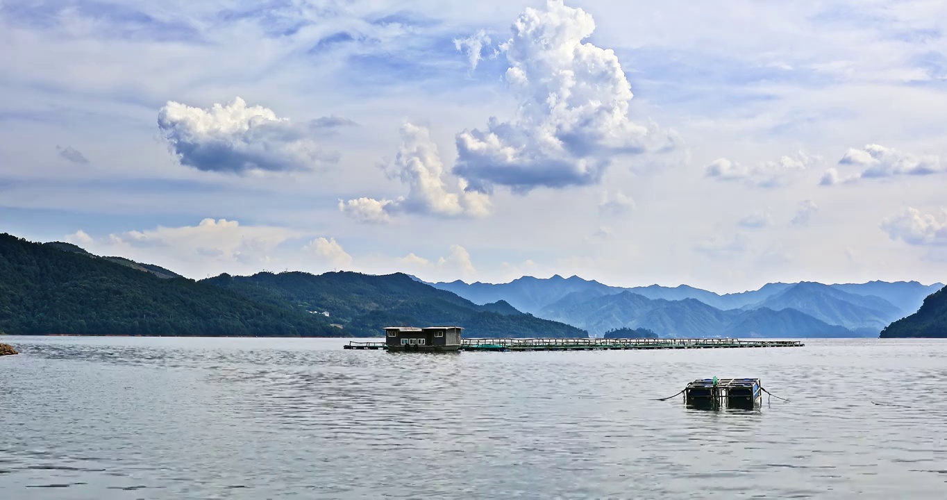 中国杭州千岛湖山脉湖面景观视频素材