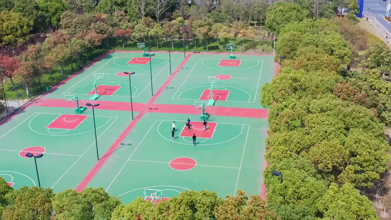 航拍苏州园区的篮球运动视频素材
