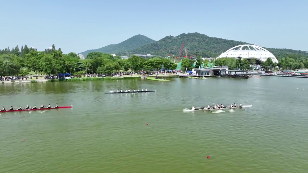 航拍南京玄武湖水上运动赛艇比赛视频素材