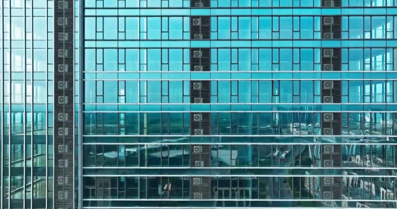 航拍玻璃幕墙建筑视频下载
