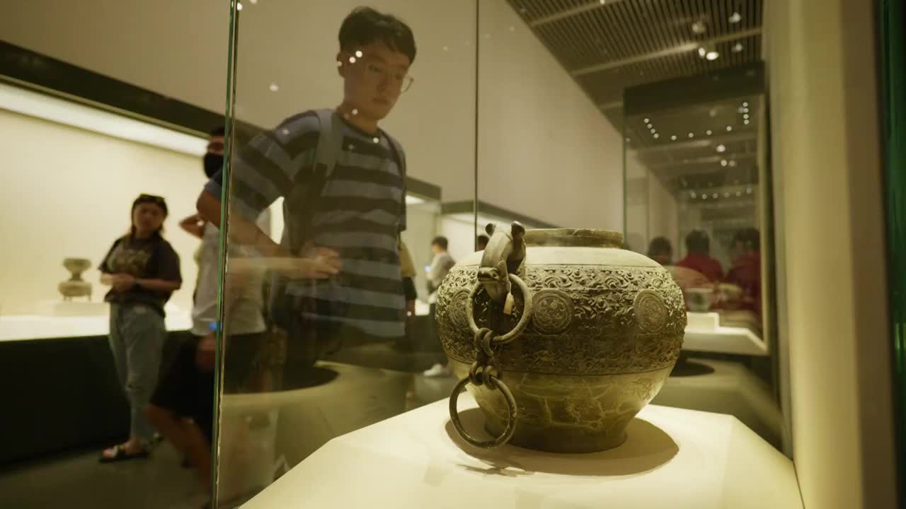 青铜缶; 战国 •蜀（公元前403年-221年）; 1955年四川成都羊子山出土视频下载