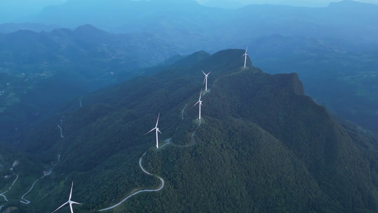 南天门风电场 山脉航拍视频素材