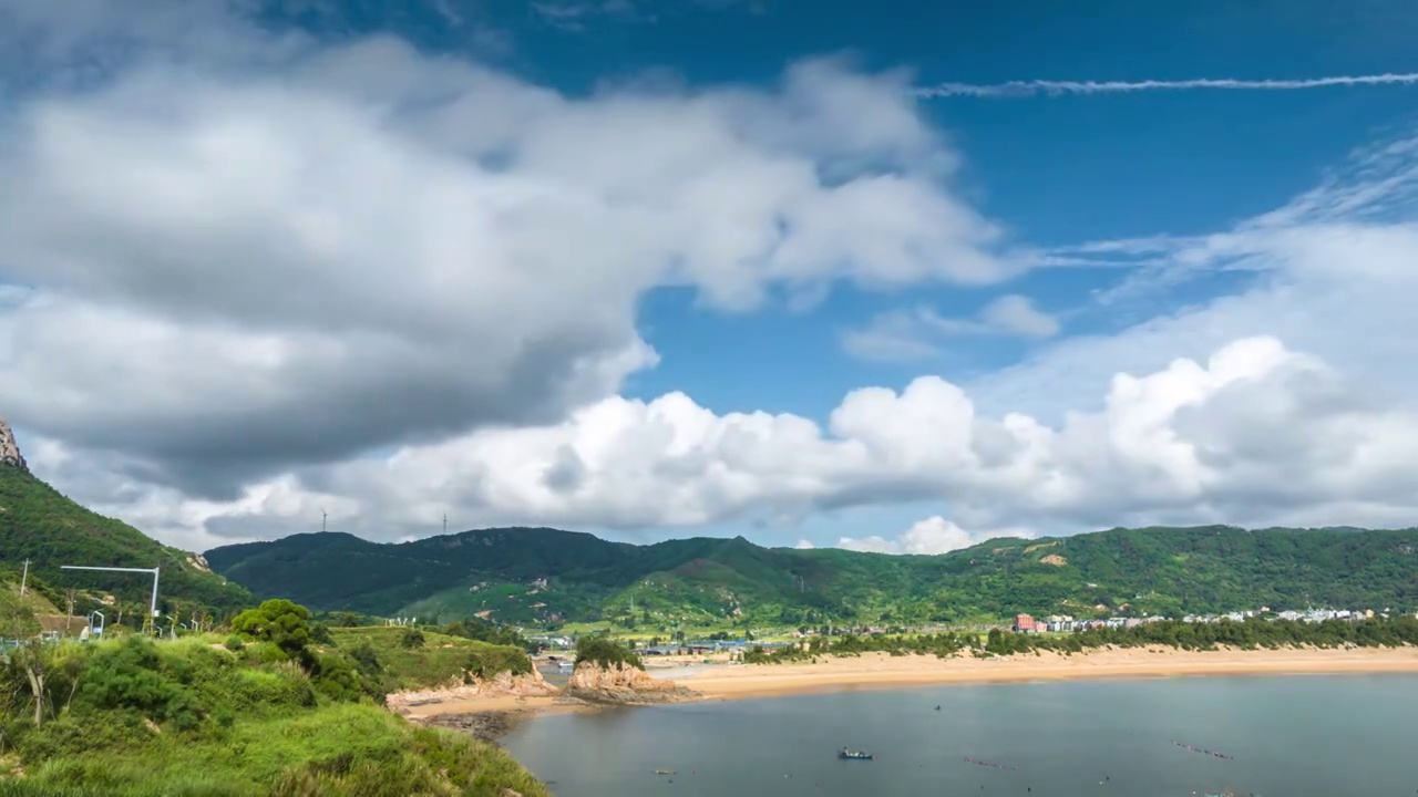 蓝色 天空 云 云景 大海 岛 山  风景 延时摄影视频素材