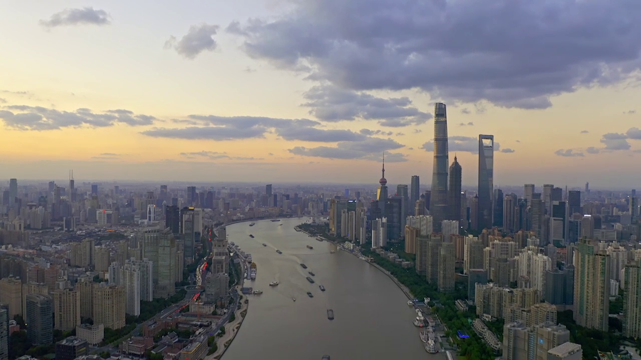 航拍视角 4K 上海 陆家嘴 南浦大桥 日落 航拍视频视频下载