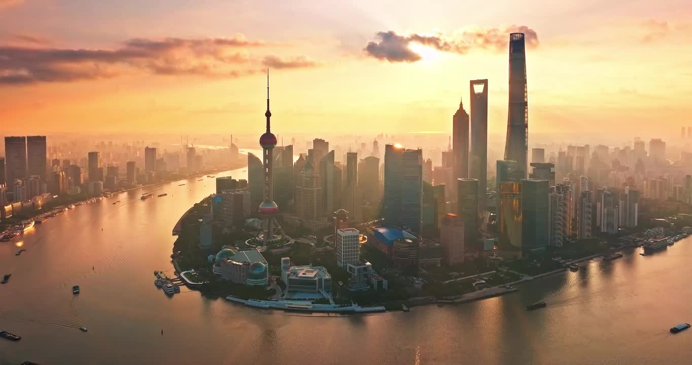 中国上海黄昏时城市金融区天际线风光无建筑商标和广告视频下载
