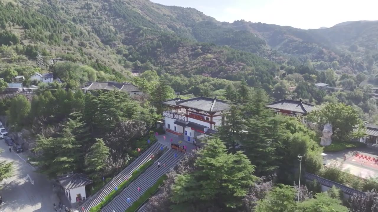 中国山东济南红叶谷景区入口航拍视频下载