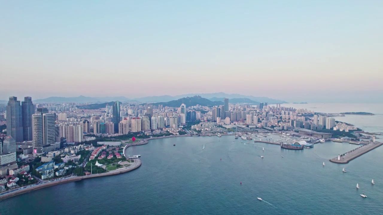 中国山东青岛浮山湾海景城市风光航拍视频素材