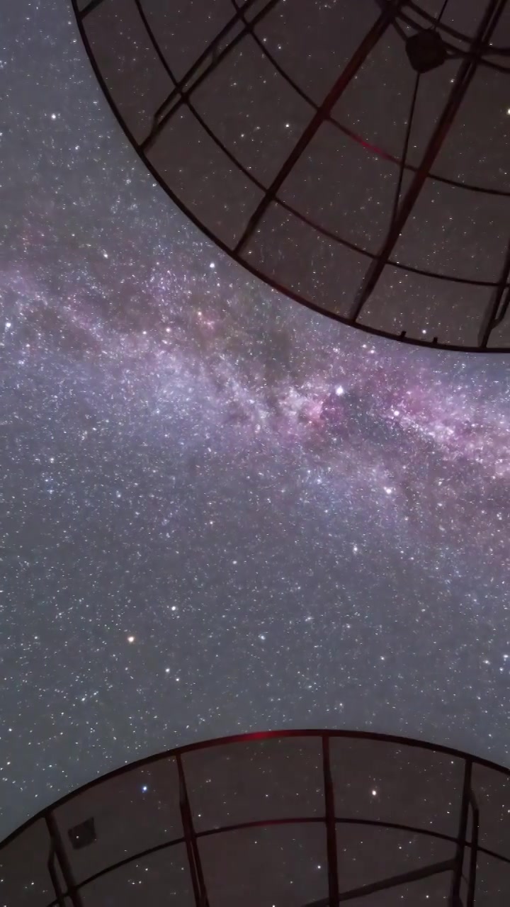 星空延时-新疆哈密大红柳峡天文台射电望远镜视频素材