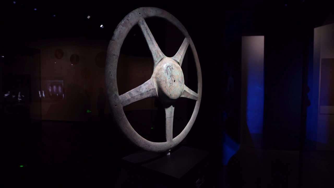 三星堆博物馆 青铜太阳形器 商代后期（公元前1300-前1100年）视频下载
