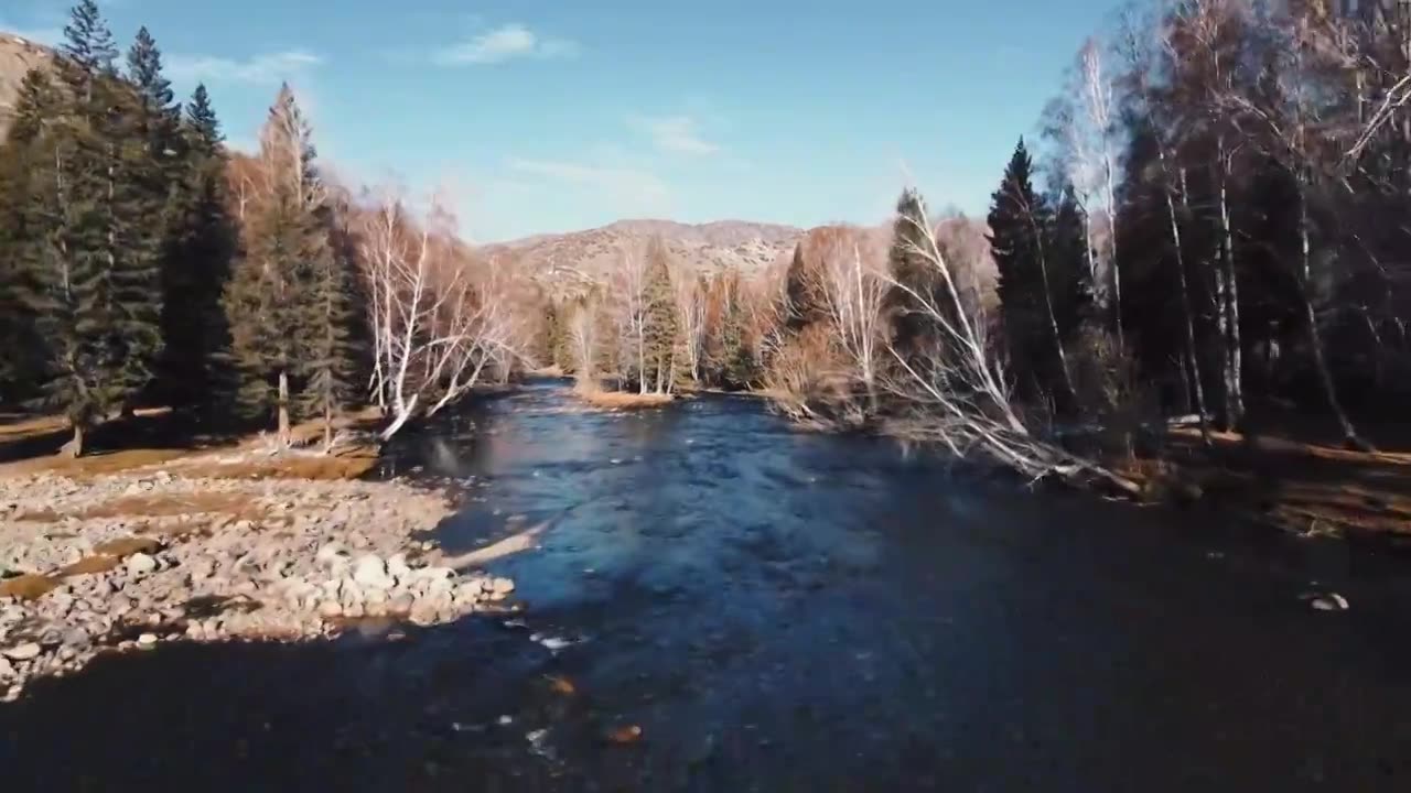 新疆-北疆-可可托海-低空飞行-溪流视频下载