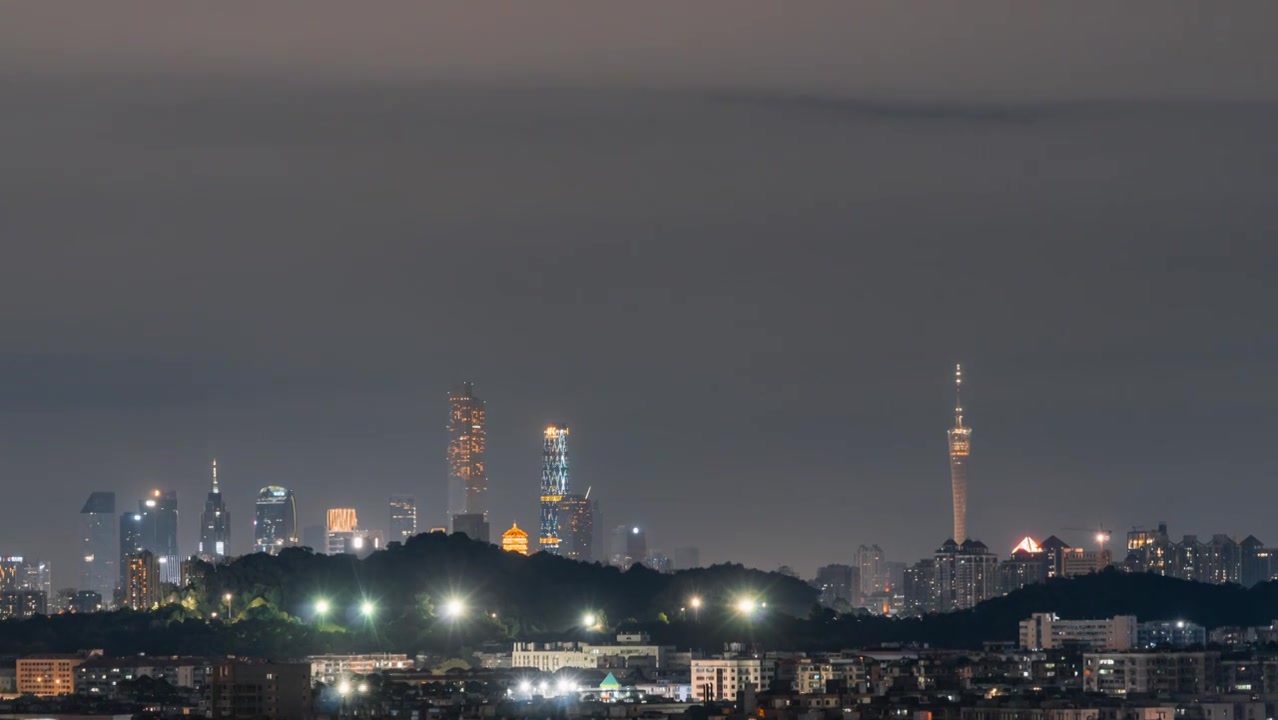 广州地标建筑与鸿鹄楼的夜景延时视频素材