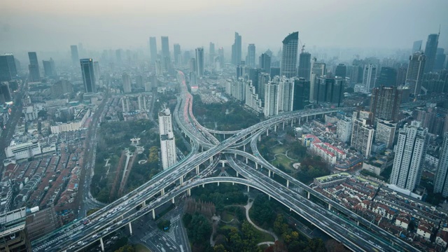 日转夜 固定镜头 上海延安高架桥延时摄影 Shanghai YanAn intersection day to night timelapse视频下载