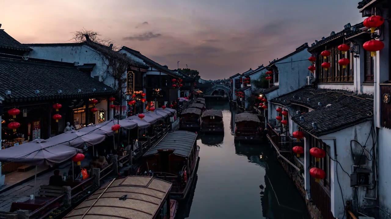 江苏省苏州市山塘街的游船-停船技术视频下载