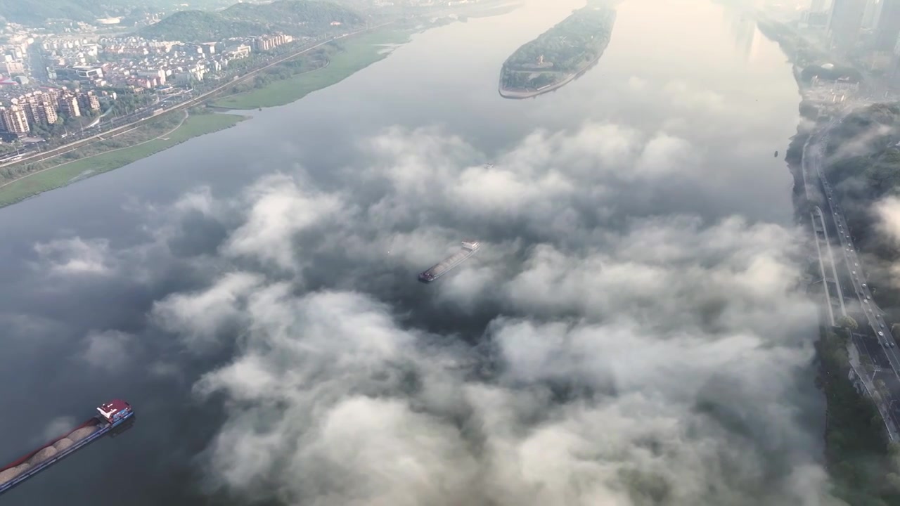 网红长沙湘江上的平流雾奇观视频素材