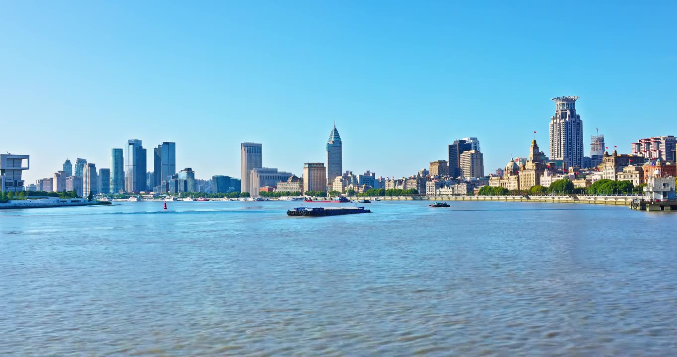 上海外滩城市天际线和黄浦江在晴天视频素材