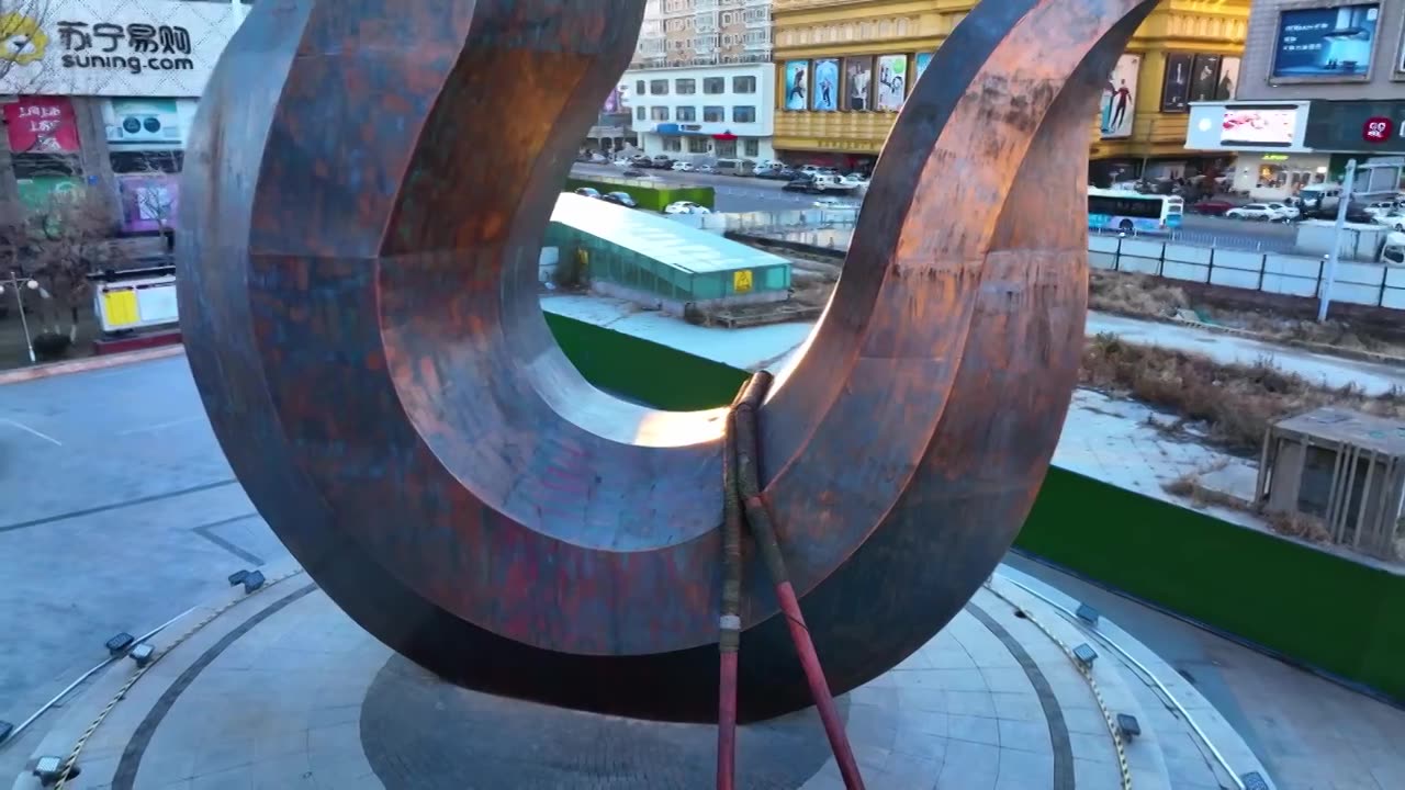 沈阳铁西区工业钢铁力量雕塑视频下载