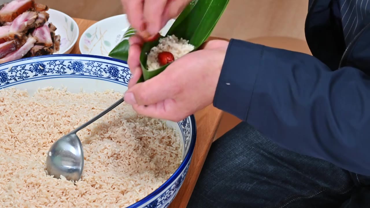 包粽子包红枣粽子视频下载