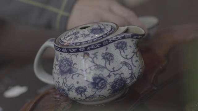 茶壶倒茶视频素材