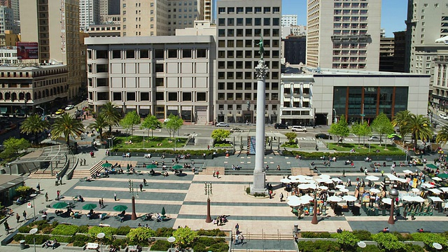 美国加州旧金山联合广场的T/L WS HA交通与杜威纪念碑行人和交通视频下载