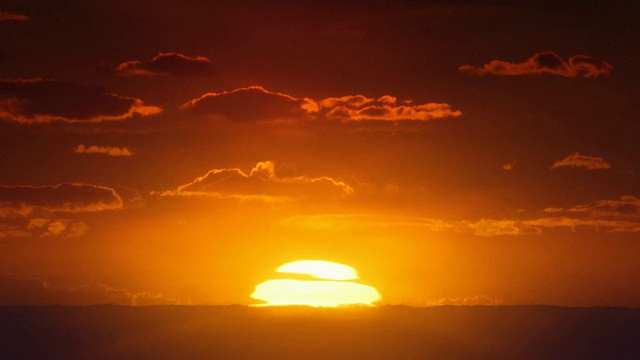 非洲。非洲間隔拍攝日出。陽光下蜃景。視頻素材