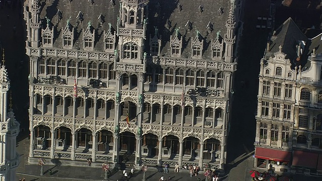 MS鸟瞰图大广场在城市/布鲁塞尔，比利时视频下载