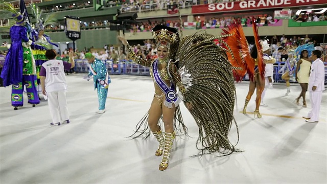 巴西里约热内卢狂欢节上，passista女士跳舞视频下载