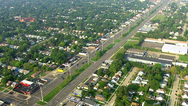 WS空中ZI视图超过8英里路/底特律，密歇根州，美国视频下载