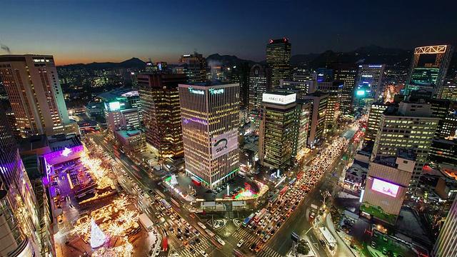 WS T/L韩国首尔Euljiro 1(il) ga站十字路口行驶的交通视图视频素材