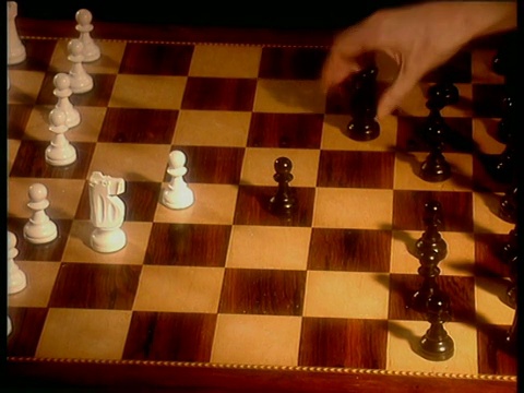 国际象棋的开局(从黑棋第一步起)视频素材