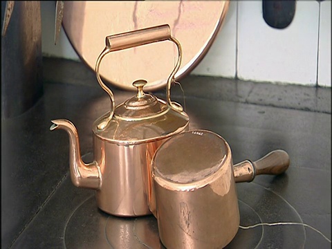 怀特岛奥斯本屋的维多利亚时代铜锅视频素材
